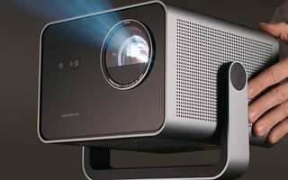 Leica Cine Play 1 4K lézer házimozi projektor 